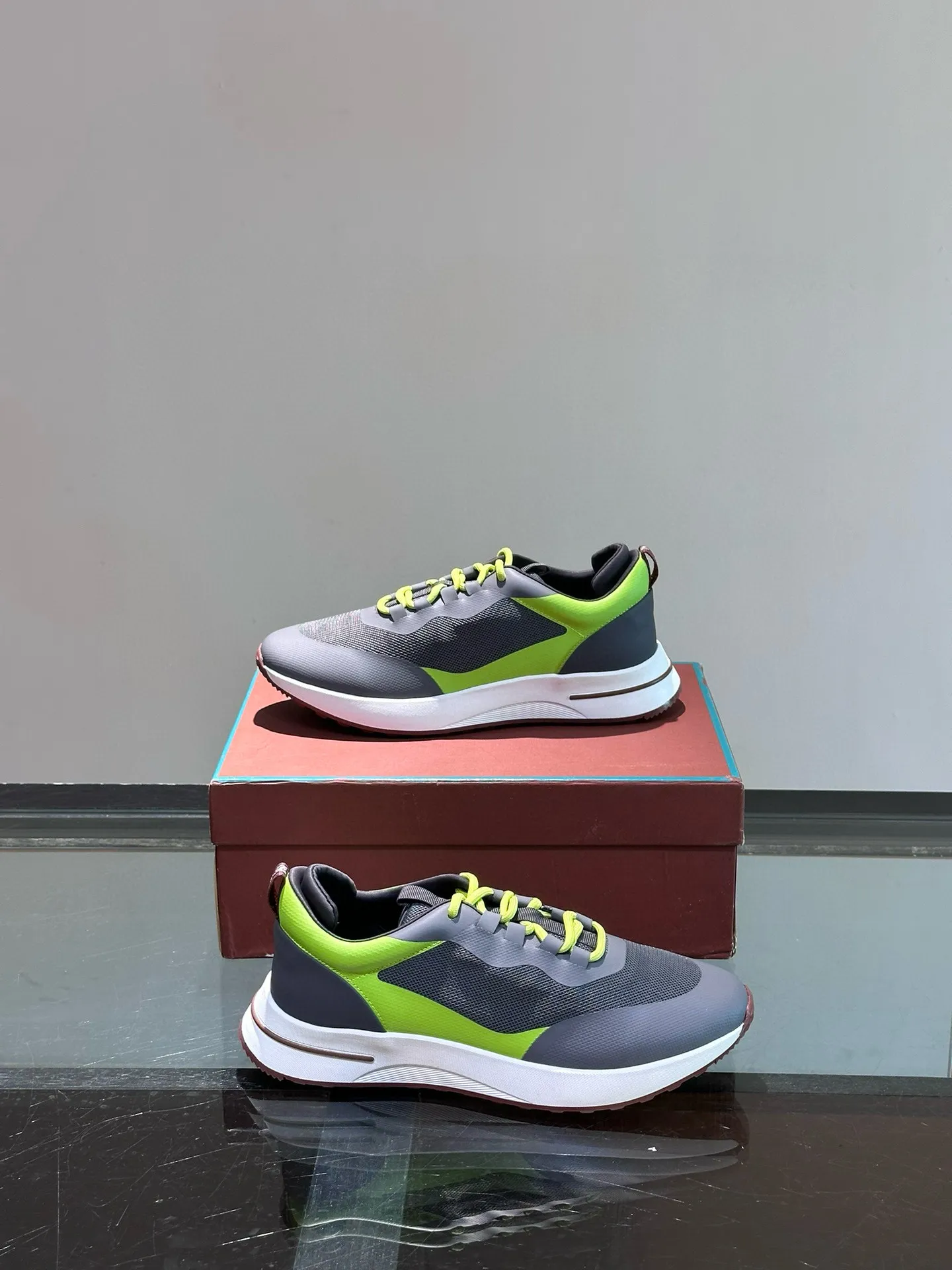 Factory price: 540💰Loro men's shoes💰iana niche Loro classic jogging shoes, men's lace-up casual shoes and sneakers, high-quality lightweight and comfortable fabrics, suitable for outdoor leisure, the color scheme is young and energetic, and it looks great with sportswear or casual suits! Size: 39-45 (38, 46 customized)